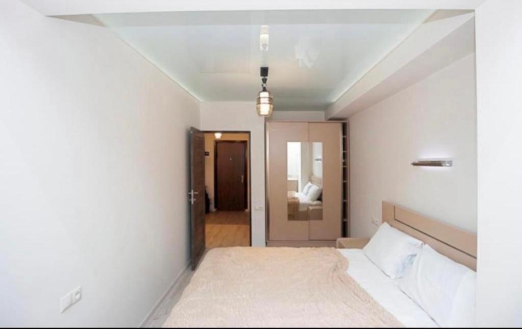 Excellent Apartment In The Republic Square Pushkin 3 Yerevan Exterior photo